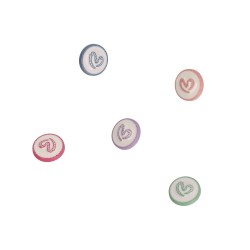 BOUTON PLASTIQUE COEUR FOND BLANC 17MM